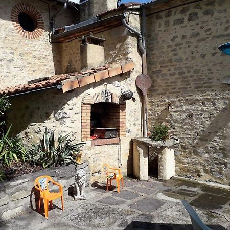 Gite Des Billaudes Thuret Exterior photo